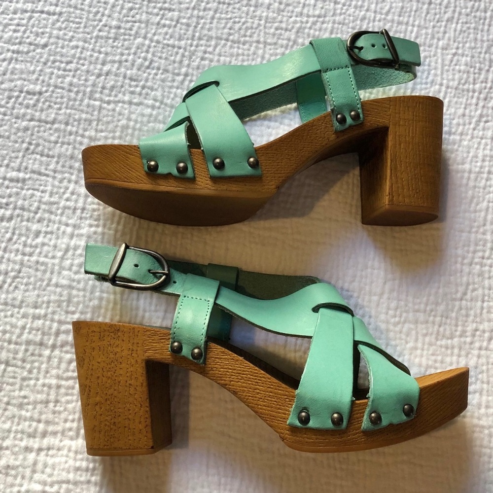 NWOT Sundance Italian Leather Platform Sandals - 7